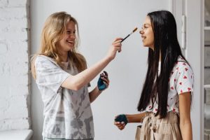 Creative Living Incorporates Art and Expression into Days